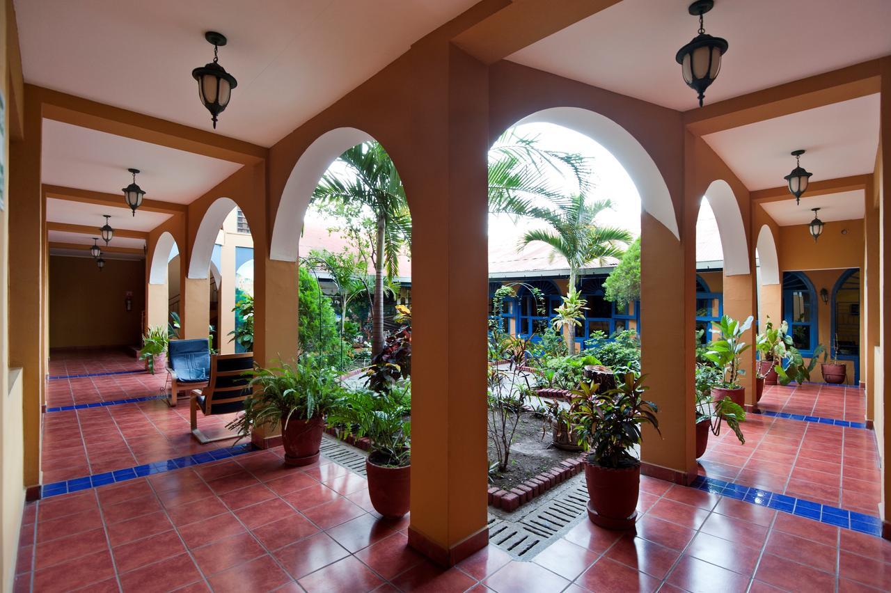 Hotel Los Arcos Estelí エクステリア 写真